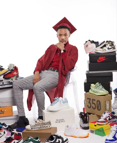 Sneaker Head Senior Pictures, Sneaker Birthday Photoshoot, Jordan Themed Photoshoot, Sneaker Ball Photo Shoot, Sneaker Head Photo Shoot, Graduation Sneakers, Graduation Pictures For Boys Senior Year, Basketball Graduation Pictures, Jordan Photoshoot Photo Ideas