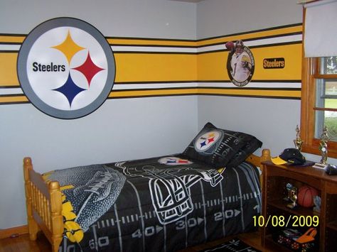 Taped off "STEELERS" lines! Steelers Bedroom, Camping Theme Bedroom, Steelers Decor, Kids Sports Room, Football Bedroom, Nfl Steelers, Bedroom Games, Boys Bedroom Decor, House Beds