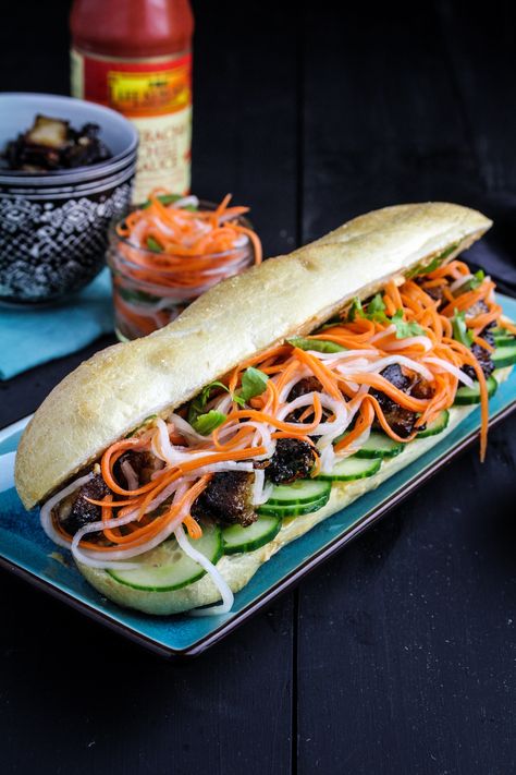 Pork Belly Banh Mi Sandwich, Pork Belly Bahn Mi Recipe, Bhan Mi Sandwich Pork, Bahn Mi Sandwich Pork Belly, Pork Belly Banh Mi, Pork Belly Bahn Mi Sandwich, Ban Mi Sandwich Recipe, Pork Belly Sandwich Recipes, Ban Mi Sandwich