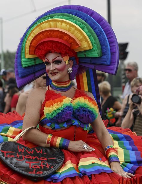 Germany Cologne, Lgbt History, Gay Pride Parade, Usa Pride, Travel Germany, Gay Pride Shirts, Gay Humor, Rainbow Outfit, Gay Fashion