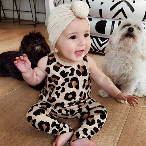 baby girl outfits #style #babylove Leopard Jumpsuit, Newborn Hats, Trendy Baby Clothes, Outfit Primavera, Baby Turban, Toddler Hat, Fashionable Baby Clothes, Trendy Baby