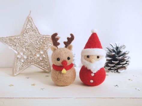 Christmas Felt Crafts, Christmas Fair Ideas, Needle Felted Ornaments, Baby Mobil, Felted Christmas, Felting Diy, Needle Felting Ideas, Needle Felting Diy, Felt Crafts Christmas