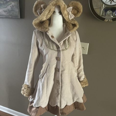 Teddy bear coat with ears on the hood, teddy bear... - Depop Teddy Bear Hoodie With Ears, Bear Jacket With Ears, Bear Themed Outfit, Bear Aesthetic Clothes, Bear Inspired Outfits, Bear Hoodie Outfit, Teddy Bear Fashion, Roma Gyaru, Teddy Bear Outfit