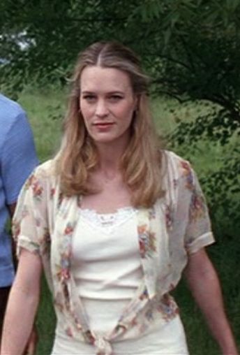 Jenny Curran | Forrest Gump Wiki | FANDOM powered by Wikia Ryan Woodward, Hippie Fashion 70s, Forrest Gump Movie, Forest Gump, Festival Rave Outfit, Vietnam Voyage, 90s Inspired Outfits, Fashion 70s, American Comedy