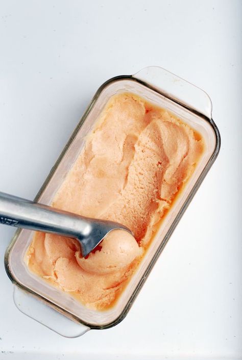 peach sorbet. Creamsicle Ice Cream Recipe, Watermelon Ice Cream, Peach Sorbet, Bacon Appetizers, Easy Ice Cream, Sorbet Recipes, Plant Display, Ice Cream Popsicles, Orange Creamsicle