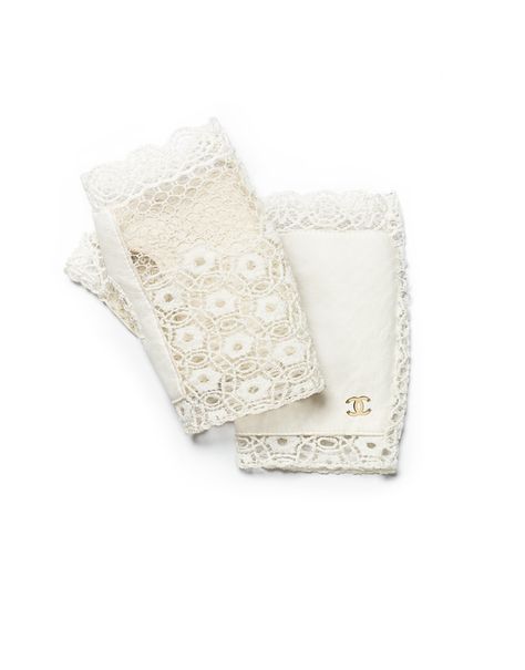 Chanel Lace Gloves Gloves Chanel, Chanel Crop Top, Chanel Gloves, Crochet Edges, Aesthetic Clothing Stores, Fashion Gloves, Mode Chanel, Chanel Dress, Outfit Png