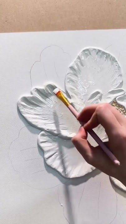 DIY White Flower Plaster Art Plaster Painting On Canvas 3D Flower Texture Painting Wall Decor Ideas Seni Resin, Plaster Painting, Diy Abstract Canvas Art, Seni Dan Kraf, Plaster Wall Art, Modeling Paste, Diy Canvas Wall Art, Soyut Sanat Tabloları, Textured Canvas Art