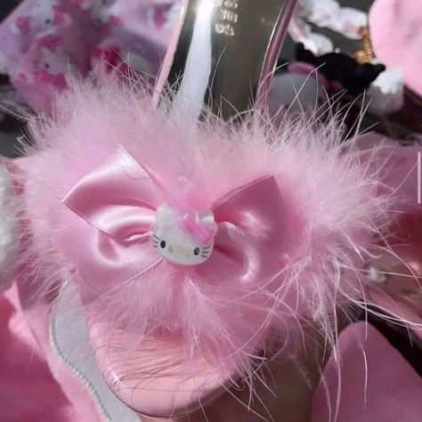 Hello Kitty High Heels, Hello Kitty Gaming, Hello Kitty Heels, Trash Magic, Kitty Heels, Hello Kitty Games, Aesthetic Diary, Ribbon Heels, Pink Duffle Bag