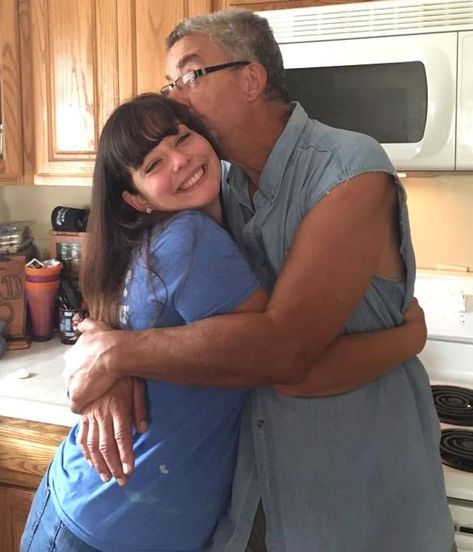 Daughter Pens Heartwarming Tribute to Her Single Dad: ‘Thank You for Never Being Too Embarrassed to Do the Girl Stuff’ Dad And Daughters, Fathers And Daughters, Dad Aesthetic, Kids Tumblr, Parents Meeting, Parenting Mistakes, Single Parents, Single Dad, Parental Guidance