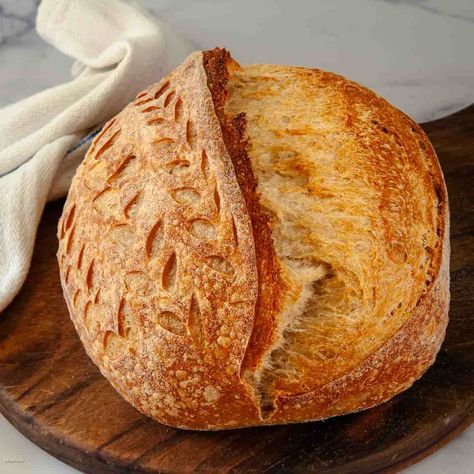 Make Sourdough Bread Without Yeast Using a Bread Machine Loaded Cornbread, Bread In A Bread Machine, Sourdough Bread Machine, Rustic Baking, Homemade Sourdough Bread Recipes, Make Sourdough Bread, Bread Without Yeast, Making Sourdough Bread, Baking Skills