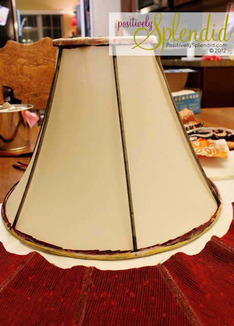 Lamp Shade Makeover - DIY Talent Positively Splendid Recover A Lampshade, Diy Wall Lamp, Recover Lamp Shades, Lampshade Redo, Diy Lamp Makeover, Diy Luminaire, Lampshade Makeover, Lamp Makeover, Diy Shades