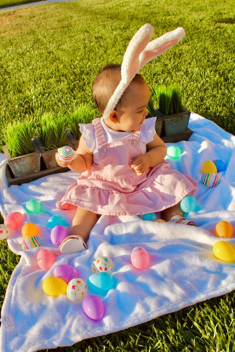 At Home Easter Photoshoot Baby, At Home Easter Photoshoot, Easter Baby Photoshoot, Easter Photo Shoot, 7 Month Old Baby, Easter Photoshoot, Monthly Baby Pictures, Milestone Photos, Monthly Baby