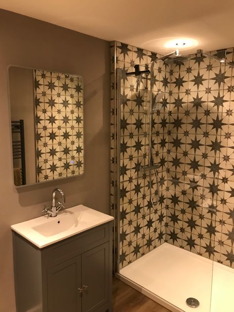 Star Tiled Bathrooms, Black Metro Tiles Bathroom, Star Tile Bathroom, Star Tiles Bathroom, Metro Tiles Bathroom, Star Tiles, Tile Tub Surround, Small Bathroom Tiles, Star Tile