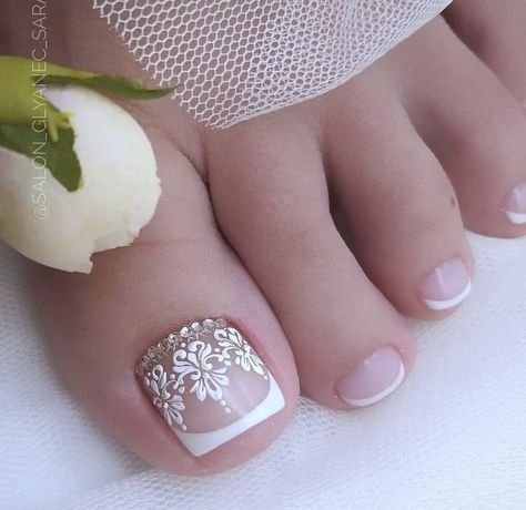 French Pedicure Ideas, Wedding Toe Nails, Nail Ideas For Short Nails, French Tip Pedicure, French Pedicure Designs, Ideas For Short Nails, Wedding Toes, Glitter French Tips, French Pedicure