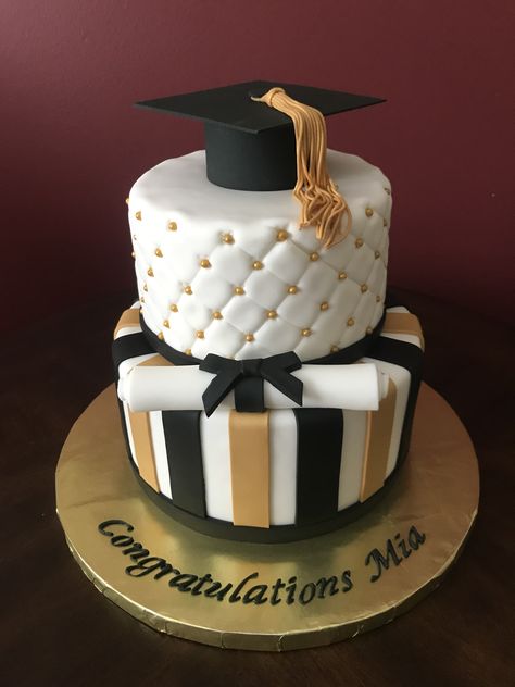 Graduation Cake Ideas 2023, Two Tiered Graduation Cake, Two Tier Graduation Cake Ideas, Graduation Cake Ideas For Boys, Three Tier Graduation Cake, Graduation Cakes For Boys, Unique Graduation Cakes Design, Grad Cake Ideas, Kinder Graduation Cake