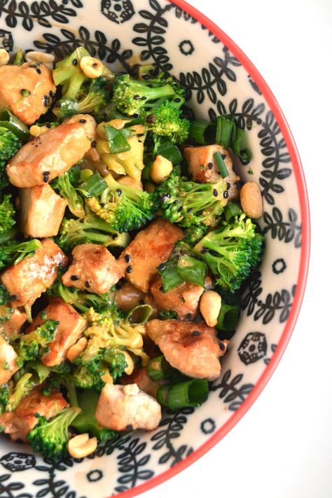 Peanut Broccoli and Pork Stir-Fry | The Nutritionist Reviews Sugar Free Recipes Dinner, Bright Line Eating Recipes, Sugar Detox Recipes, Bad Carbohydrates, Healthy Fruits And Vegetables, Pork Stir Fry, Sugar Free Diet, No Sugar Diet, Low Sugar Recipes