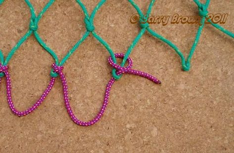 The Knotty Bear.: A Stacked, Interlaced Mesh Bend & Variation. Rope Making, Net Making, Survival Knots, Knots Guide, Knot Tying, Paracord Knots, Knots Diy, Hemma Diy, Rope Knots