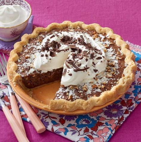 the pioneer woman's german chocolate pie recipe German Chocolate Pie, German Chocolate Pies, Pumpkin Cream Pie, Christmas Pie, Chocolate Pie Recipes, Holiday Desserts Table, Chocolate Pecan Pie, Holiday Pies, Chocolate Pie