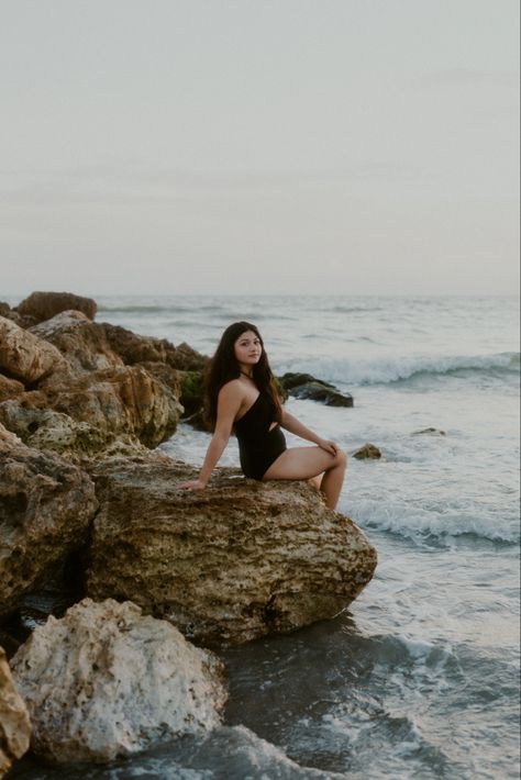 Photographer: @emmavgoll #photoshoot #beachphotos #flyingdress #beachphotography Rocky Beach Photoshoot, Graduation Shoot, Ig Photos, Grad Pic, Rocky Beach, Rocky Shore, Photoshoot Inspo, Senior Pics, Beach Photoshoot