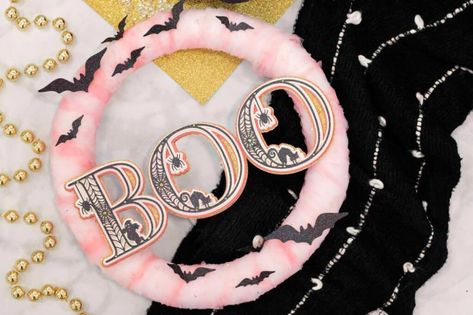 BOO Halloween Layered Paper Wreath - Sweet Red Poppy Boo Wreath, Sweet Red Poppy, Fun Halloween Crafts, Paper Wreath, Large Paper Flowers, Free Pdf Pattern, Bow Tutorial, Top Knot Headbands, Free Svg Files