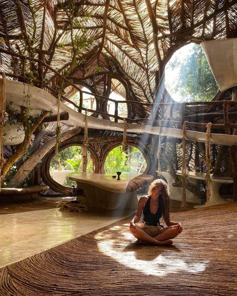 Jasmine Uribe on Instagram: “💆🏽‍♀️🧘🏽” Bali Treehouse, Retreat Design, Bali Yoga Retreat, Azulik Tulum, Japanese Style Bedroom, Luxury Mansions Interior, Bali Yoga, Abandoned Castles, Room Ideas Aesthetic