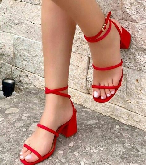 Diy Heels, Elegant Shoes Heels, Feminine Shoes, Pretty Sandals, Timeless Shoes, Spring Nail Designs, Fashion Shoes Heels, Cute Shoes Heels, Shoes Heels Classy