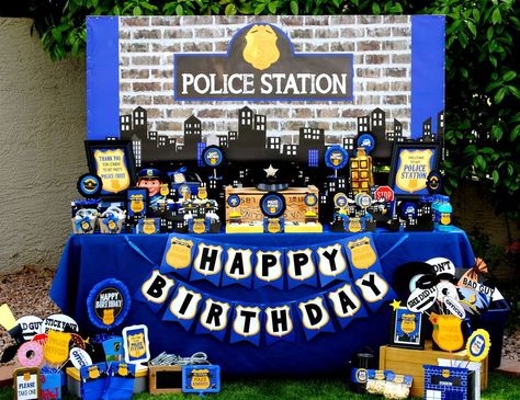 Cop / Birthday "Police Officer " | Catch My Party Policeman Birthday Party, Policeman Party, Police Officer Party, Police Themed Birthday Party, Officer Party, Police Theme Party, Cop Party, Police Officer Birthday, Police Birthday Party