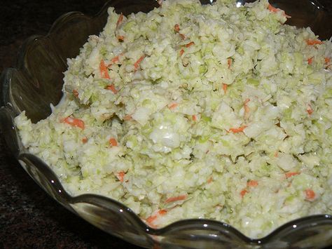 KFC Coleslaw copycat recipe...love this! Macncheese Recipe, Kfc Coleslaw Recipe, Salad Kale, Kfc Recipe, Kentucky Fried, Cole Slaw, Slaw Recipes, Coleslaw Recipe, Cabbage Salad