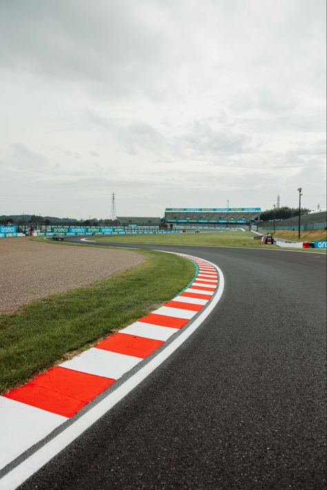 F1 Tracks Aesthetic, Formula 1 Track Wallpaper, Car Race Track Aesthetic, F1 Race Track Aesthetic, Suzuka Race Track, F1 Race Track, Suzuka Circuit F1, Suzuka Circuit, F1 Cars On Track