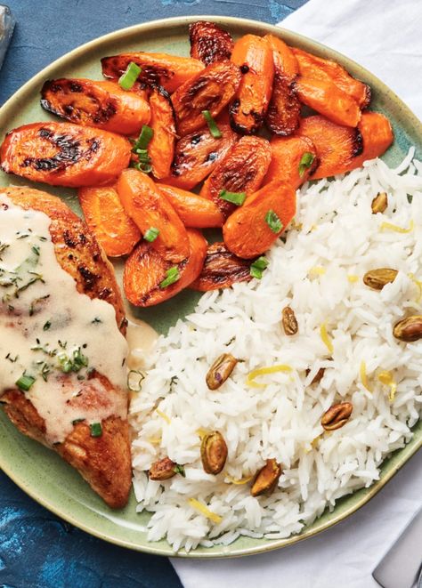 Easy chicken recipe with pistachio rice and roasted carrots | More recipes on www.HelloFresh.com Hello Fresh Paprika Chicken, Carrot Chicken Recipes, Chicken Rice And Carrots, Chicken Carrot Recipes, Chicken And Carrot Recipes, Hello Fresh Chicken Recipes, Best Hello Fresh Recipes, Hello Fresh Menu, Hello Fresh Meals