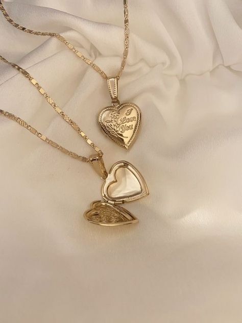 Heart Locket Necklace, Dope Jewelry, Heart Locket, Girly Jewelry, Jewelry Inspo, Dream Jewelry, Locket Necklace, Pretty Jewellery, Piercing Jewelry