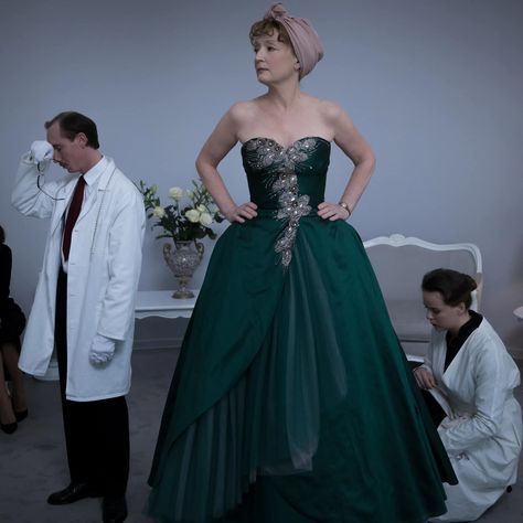 Mrs Harris Goes To Paris, Lesley Manville, Anna Chancellor, Most Expensive Dress, Dior Dresses, Dior Gown, Paris Vogue, Jason Isaacs, Isabelle Huppert