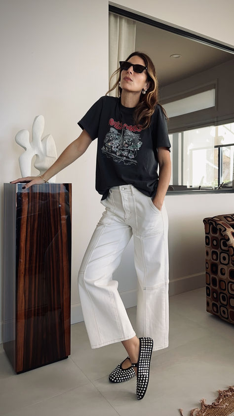 Elevate your denim collection with brand-new styles designed for summer days. Shop Rails Denim Collection. Parisian Wardrobe, Denim Skirt Outfits, Looks Street Style, Street Style Inspiration, Tshirt Outfits, Fashion Quotes, Mom Outfits, Looks Style, Outfits Casuales