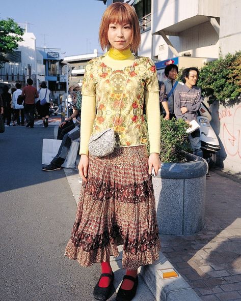 Fruits Magazine Summer, Fruits Magazine Fashion, Fruit Outfits, Fruit Outfit, Indie Outfits Alternative Fashion, Fruits Magazine, 2000s Japanese Fashion, 일본 패션, Japanese Street Fashion