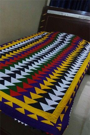 Sindhi Culture, Handmade Bed Sheets, Applique Tutorial, Applique Work, Hand Beaded Embroidery, Applique Quilt Patterns, Flower Quilt, Quilt Material, Sampler Quilt