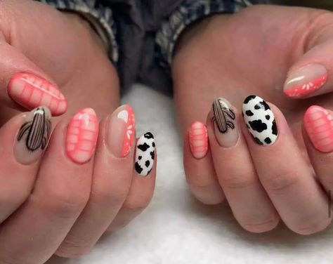 Summer Western Nails, Punchy Western Nails, Simple Western Nails, Boho Western Nails, Western Nail Ideas, Cactus Nails, Country Acrylic Nails, Rodeo Nails, Nails Country