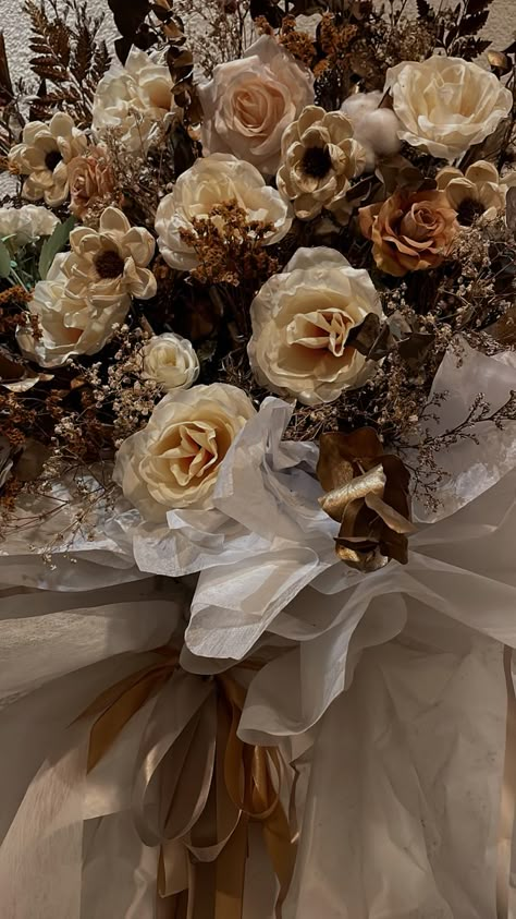 Brown Flowers Aesthetic Wallpaper, Brown Asthetics Photos, Widgets For Phone, Academia Aesthetic Wallpaper, Whatsapp Dps, November Mood, Widgets Wallpaper, Brown Pictures, Beige Flowers