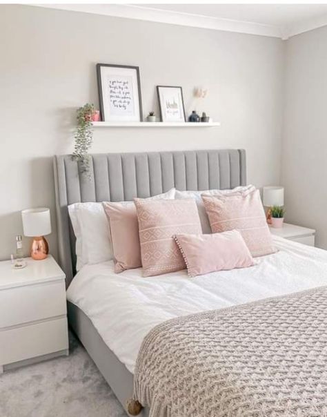 Pink Women Bedroom, Pink White Gray Bedroom Ideas, Aesthetic Bed Inspiration, Boho Bedroom Grey Walls, Bedroom Inspirations Pink And Grey, Bedroom Ideas Grey Bed Frames, Room Style Ideas Bedrooms, Grey Bed Room Ideas, White Wall Room Ideas