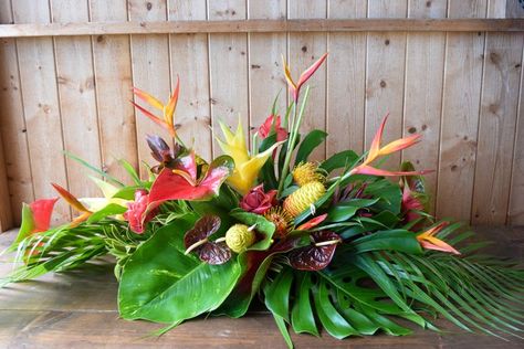 Monstera Centerpiece, Long And Low Centerpiece, Heliconia Arrangement, Tropical Centerpieces, Hawaii Big Island, Low Centerpieces, Big Island Hawaii, Hawaii Island, Big Island