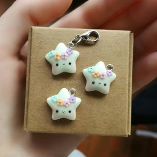 Kawaii Polymer Clay, Polymer Clay Cupcake, Cupcake Charms, Dark Flowers, Kawaii Jewelry, Cute Polymer Clay, Dark Star, Polymer Clay Charms, Diy Clay Crafts