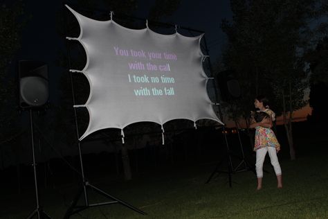 Backyard Karaoke Party, Wedding Karaoke Ideas, Outdoor Karaoke Party Ideas, Backyard Karaoke, Karaoke Wedding, Outdoor Karaoke, 30s Birthday, Friend Hangout, Hostess Ideas