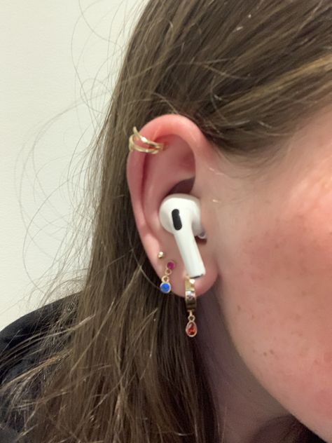 Airpods Pro Aesthetic In Ear, Airpods In Ear, Airpod Pros, How To Draw Ears, Girl Apartment, Earring Inspo, Cute Piercings, Ear Stack, Aesthetic Things