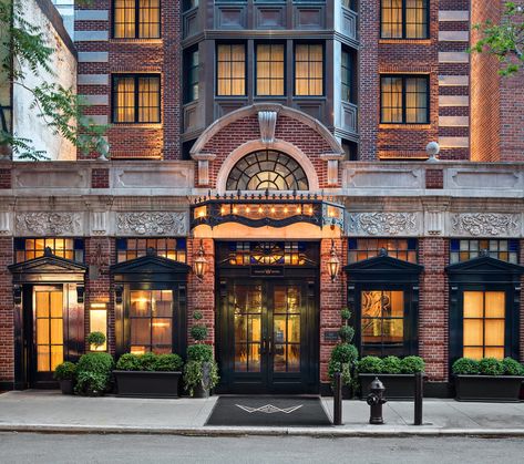 You Can Stay in These Impressive NYC Hotels for Under $300 a Night Union Square Nyc, Greenwich Village Apartment, Manhattan Neighborhoods, Greenwich Village Nyc, Greenwich Hotel, Pacific Grove California, Design Therapy, Village Photos, Nyc Hotels