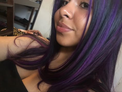 Purple Highlights On Black Women, Purple Hair Dye Highlights, Black Hair And Purple Highlights, Purple Highlights In Dark Brown Hair, Black And Purple Highlights Hair, Black Hair With Purple Chunky Highlights, Dark Purple Chunky Highlights, Purple Skunk Highlights, Purple Chunky Highlights Black Hair