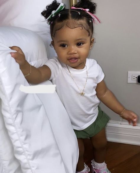 Light Skin Baby Girl, Cute Babies Mixed, Light Skin Babies, Mixed Baby Girl, Mixed Baby Hairstyles, Baby Girl Hairstyles Curly, Mix Baby Girl, Mommy And Baby Pictures