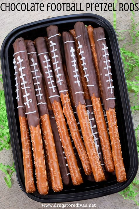 Football Themed Pretzel Rods, Football Birthday Treats For School, Super Bowl Snacks For Kids, Football Chocolate Covered Pretzels, Football Food Ideas Desserts, 49ers Treats, Low Calorie Tailgate Food, Nfl Sunday Food, Football Pretzel Rods