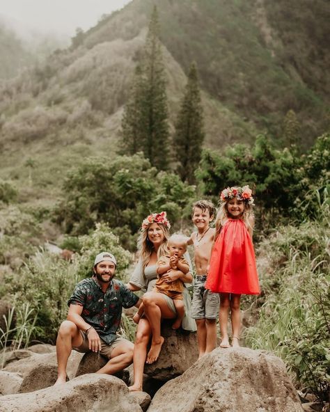 Hawaii Outfit Ideas, Outfit Ideas Matching, What To Wear In Hawaii, Hawaii Outfit, Krista Horton, Shorts For Kids, Hawaii Outfits, Beach Family Photos, Zara Jumpsuit