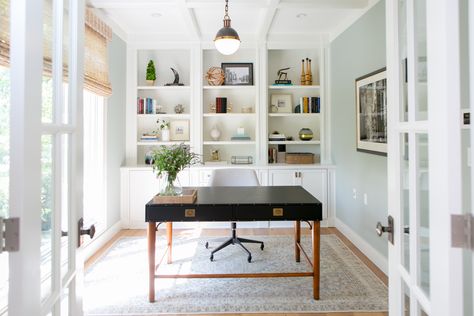 View entire slideshow: Mad for TRAD on http://www.stylemepretty.com/collection/5111/ Home Office With Built Ins, Woodside Homes, Traditional Home Office, Office Built Ins, Built In Bookcase, Natural Home Decor, Home Office Space, Cool Ideas, Décor Diy