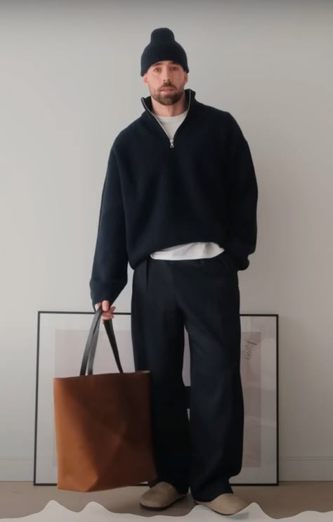 Minimalist Clothes Men, Man Home Outfit, Casual Chic Man, Black Minimalist Outfit Men, Mens Oversized Outfits, Mens Lookbook Outfits, Beige Parachute Pants Outfit Men, Short Men’s Fashion, Urban Casual Mens Fashion