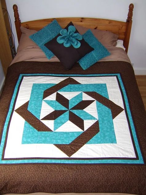 Chocolate & Teal Puzzle Quilt Pattern - perfectly4med: Artist at workperfectly4med: Artist at work Hst Blocks, Work Bed, Colchas Quilting, Puzzle Quilt, Native Designs, Runner Pattern, Beginner Quilt, Colorful Quilt, Half Square Triangle Quilts